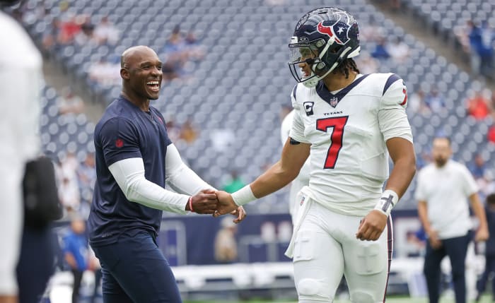 Troy Taormina-USA TODAY Sports, Texans head coach DeMeco Ryans shakes hands with quarterback C.J. Stroud.